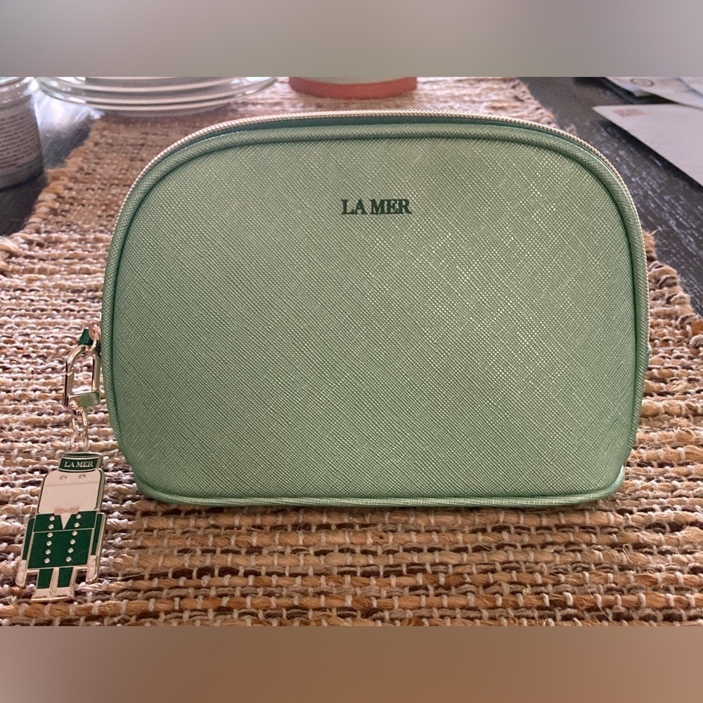 La Mer bundle makeup bag and keychain/ bag charm